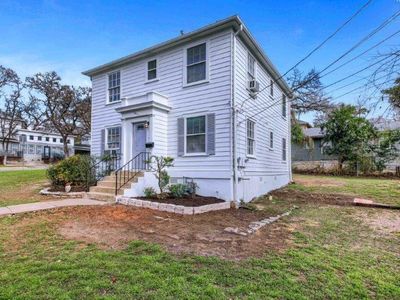 3211 Tom Green St