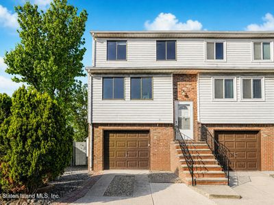 80 Country Dr N