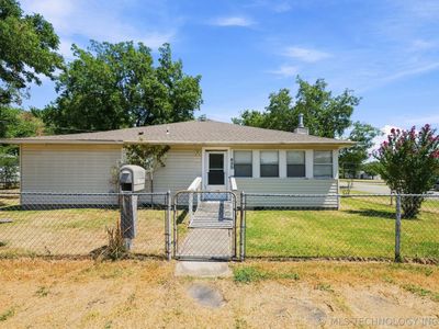 635 S Javine St