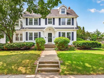 335 E Wisconsin Ave