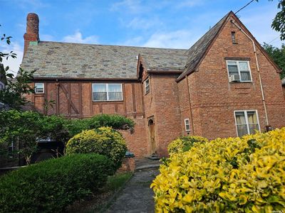 50-15 Parsons Boulevard