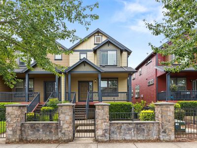 1450 NE Edgefield St