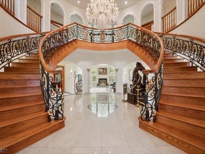 115 SKYLINE DRIVE