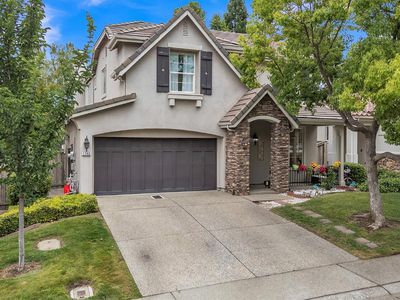 1748 Dunkeld Ln