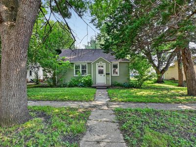 306 2nd Ave NE