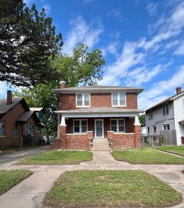 215 N 3rd St