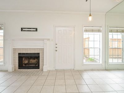3800 Tanglewilde St APT 109
