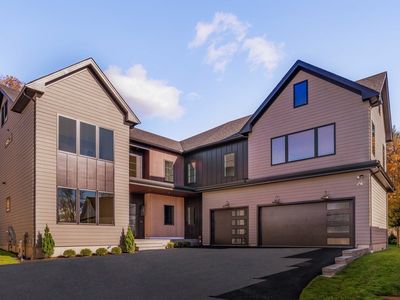 25 White Ave