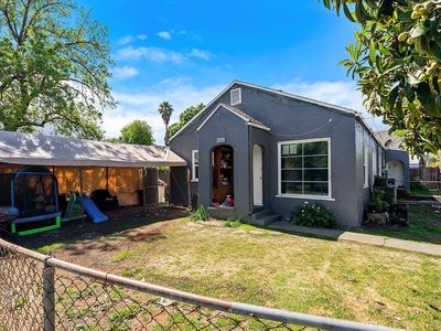 1205 Grand Ave