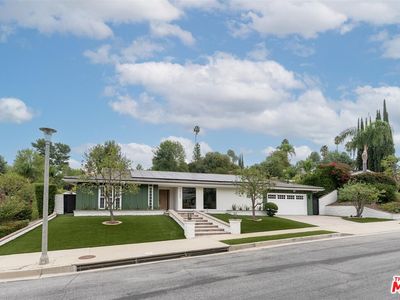 18089 Lake Encino Dr