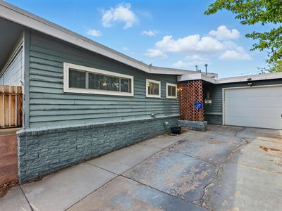 1401 Elizabeth St NE