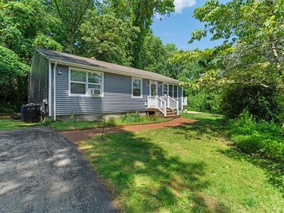 7 Boulder Dr