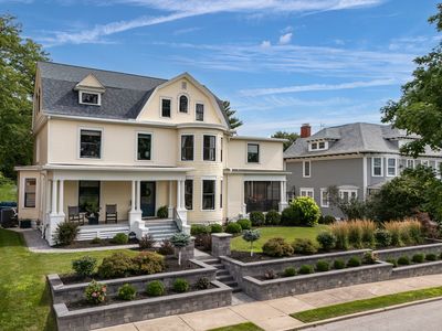 1612 Prospect Ter