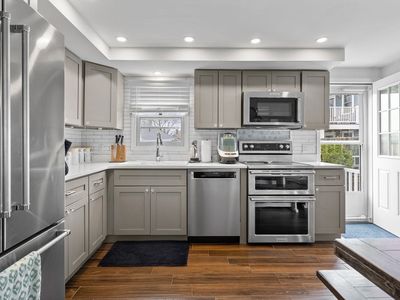 51 Glide St #2
