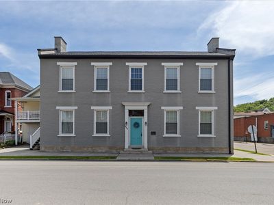 900 Main St
