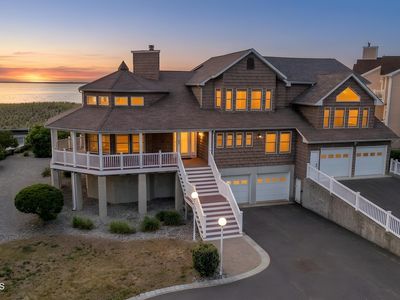 805 Front Street