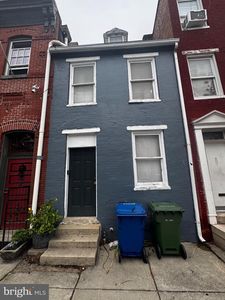 1006 Hollins St