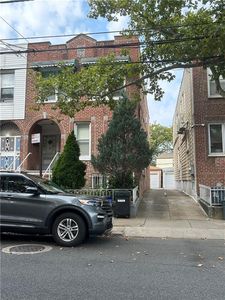 2020 W 11th St