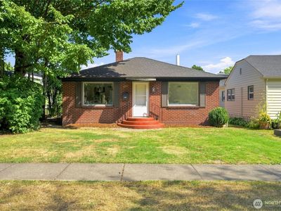 2216 Elizabeth Street