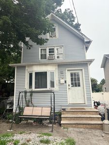 28 Lockman Ave
