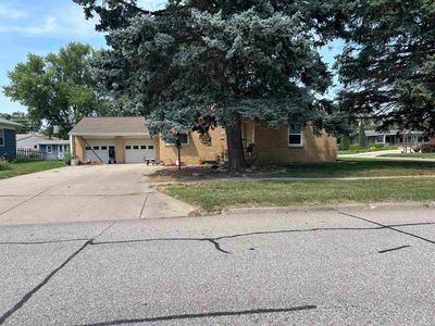1137 N Hewett Ave