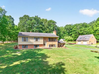 5881 Thomas Jefferson Pkwy