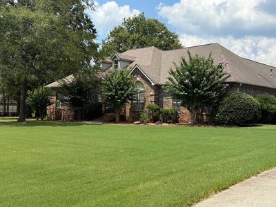3712 Christy Ln