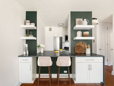 300 E 54th St APT 7B