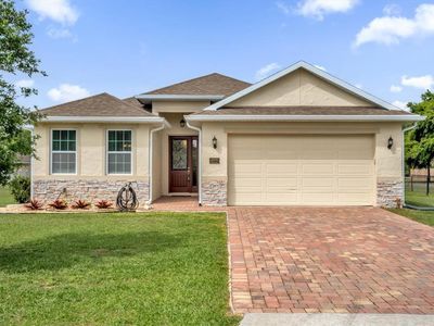 Property at 699 S Dixie Dr, Howey In The Hills, FL