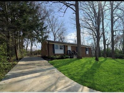 2010 Sharonbrook Dr