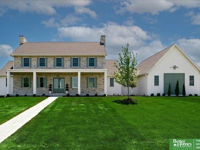 22569 Crestline Cir