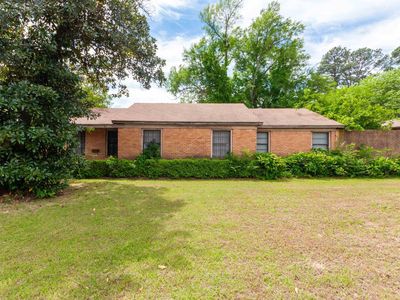 2435 Rodge Dr