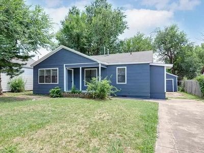 1612 NW Kingsbury Ave