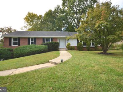 3914 Saint Johns Ln