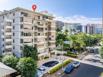 411 Kaiolu St APT 203