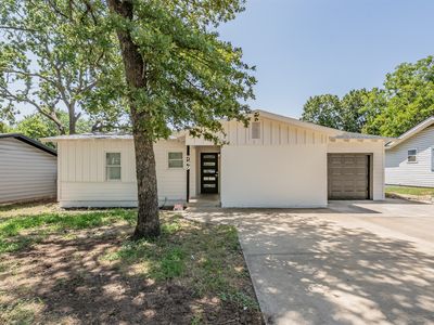 748 W Redbud Dr