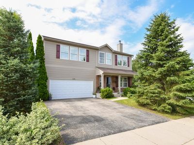 1335 E Jakes WAY