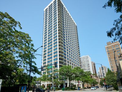 88 W Schiller St APT 3007