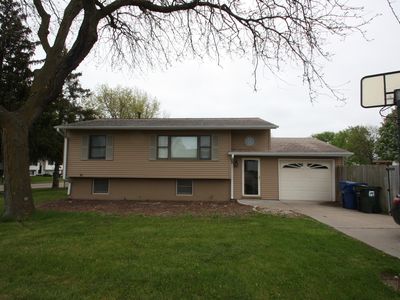 3937 Clark Ct