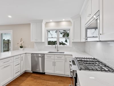 34 Pleasant St APT 5