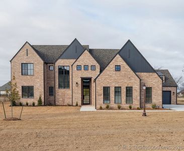 6322 N Wildwood Ln