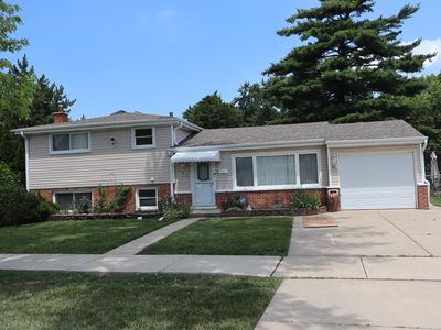 182 Roxbury Ln