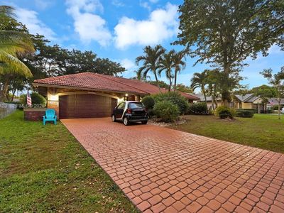 8622 NW 49th Dr
