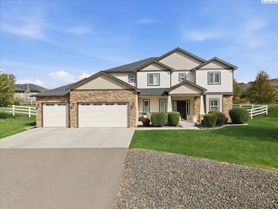 3704 Levi Ct