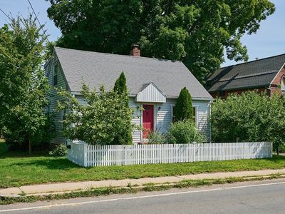19 Finn St