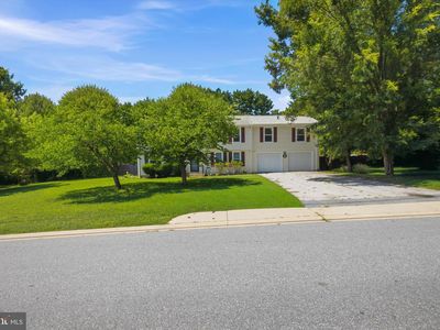 8 Sunnyking Dr