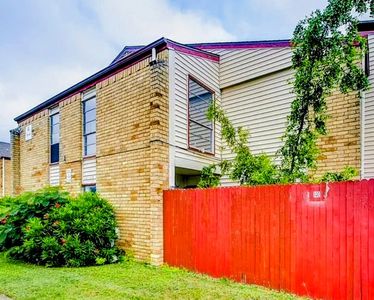 919 S Weatherred Dr APT 140