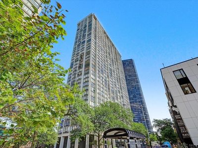 5445 N Sheridan Rd APT 2506