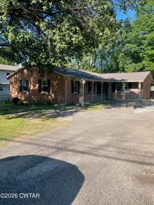 484 White Ave