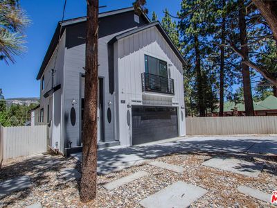 225 E Aeroplane Blvd